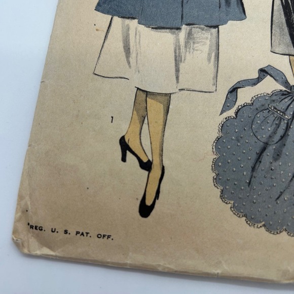 Advance Vintage 1950's Pattern #5883 Half Aprons 3 Styles Size Small - Picture 5 of 6